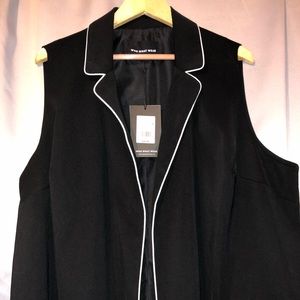 *WHO WHAT WHERE SLEEVELESS PLUS SIZE BLAZER*